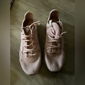 Pink pumas